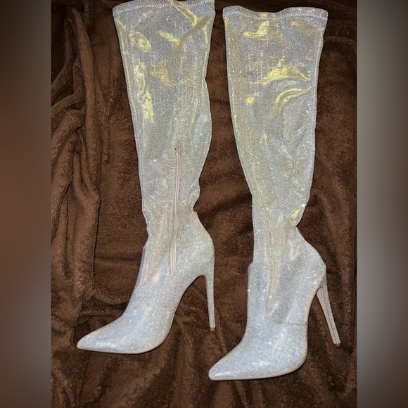 Sparkly knee high boots with hints of gold and silver. - Picture 9 of 13